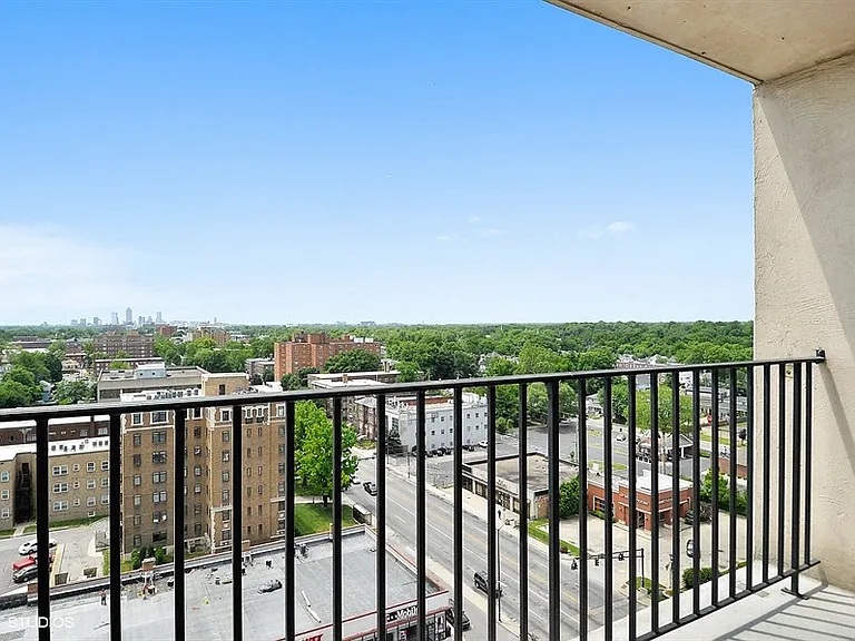 CityView on Meridian — Photo 3