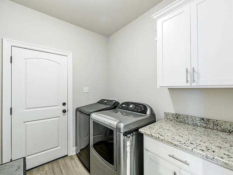 110 Devon Ct — Photo 18