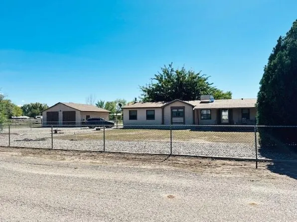 875 Lomax Ave, Bosque Farms, NM 87068