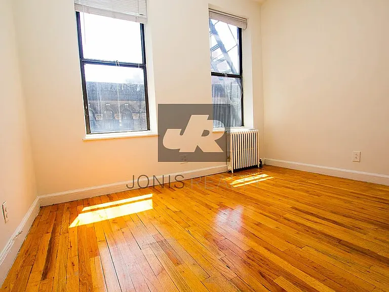 221 E 85th St #7 — Photo 4