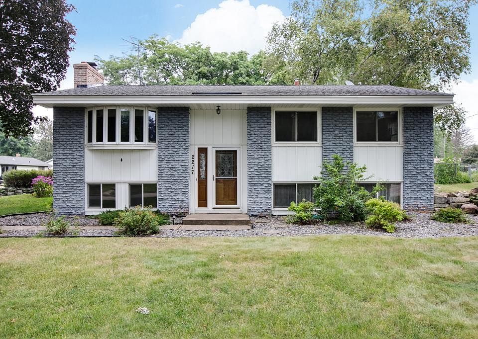 1st image of 2217 Thomas Ln