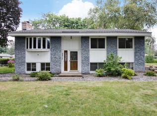 2217 Thomas Ln, White Bear Lake, MN 55110