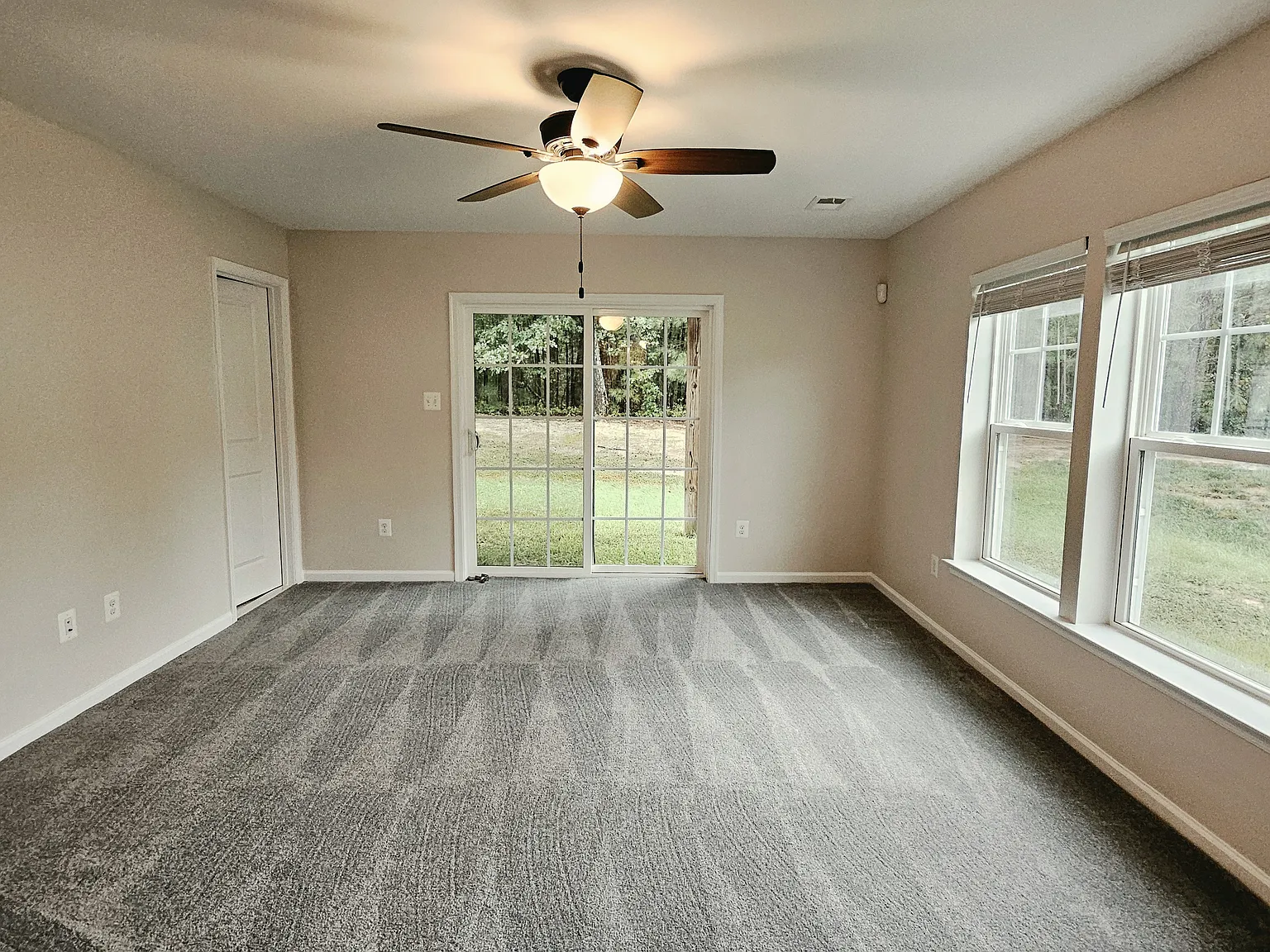 4 bed, 3.5 bath, 2165 sqft, $2,600 — Photo 4