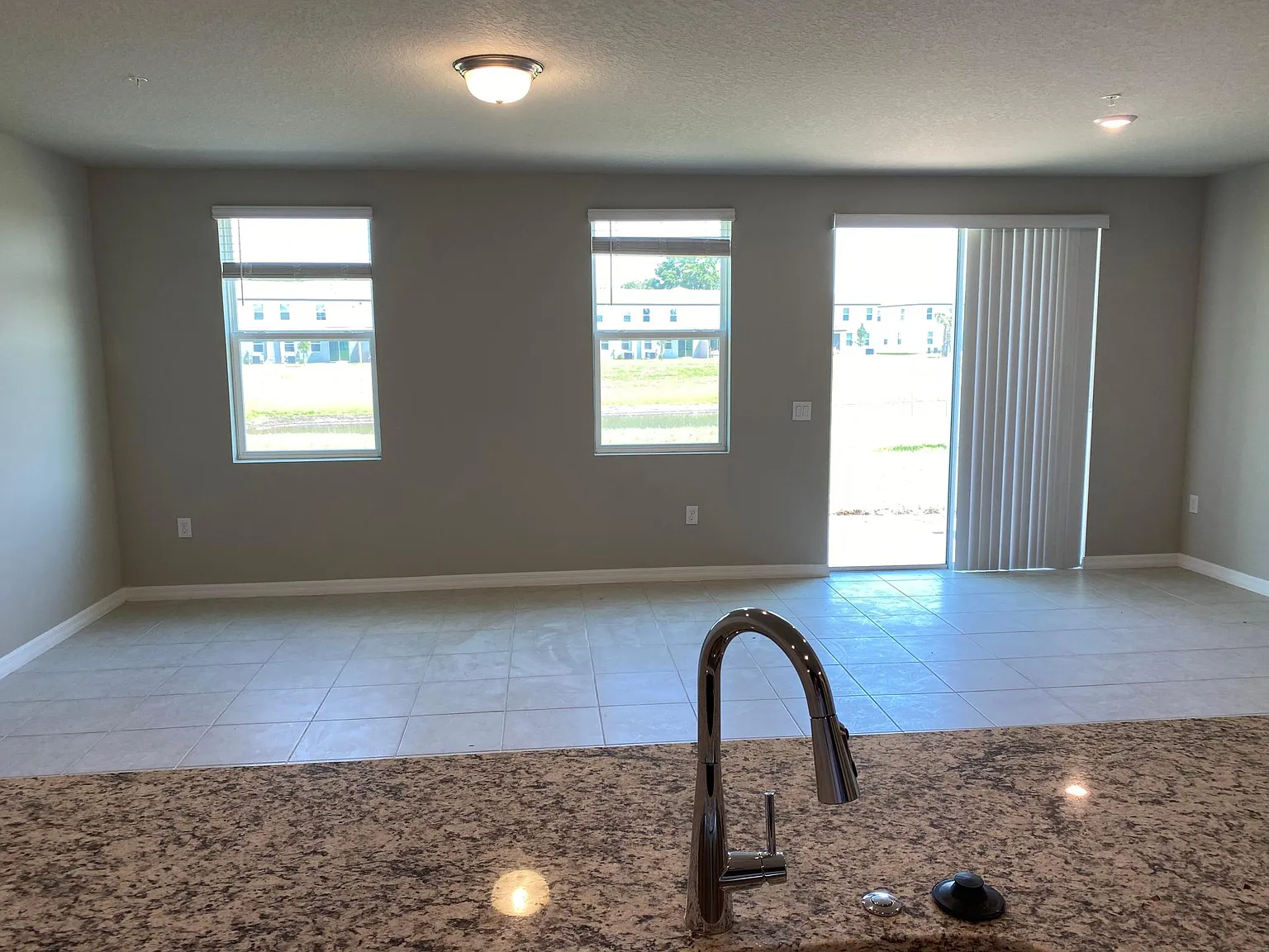 1069 Desert Candle Dr — Photo 3
