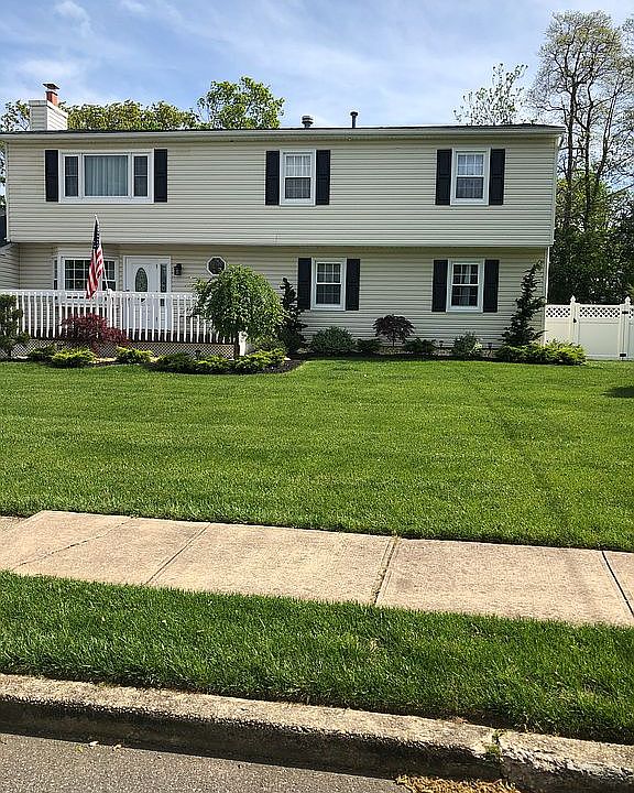 1st image of 883 Landers St