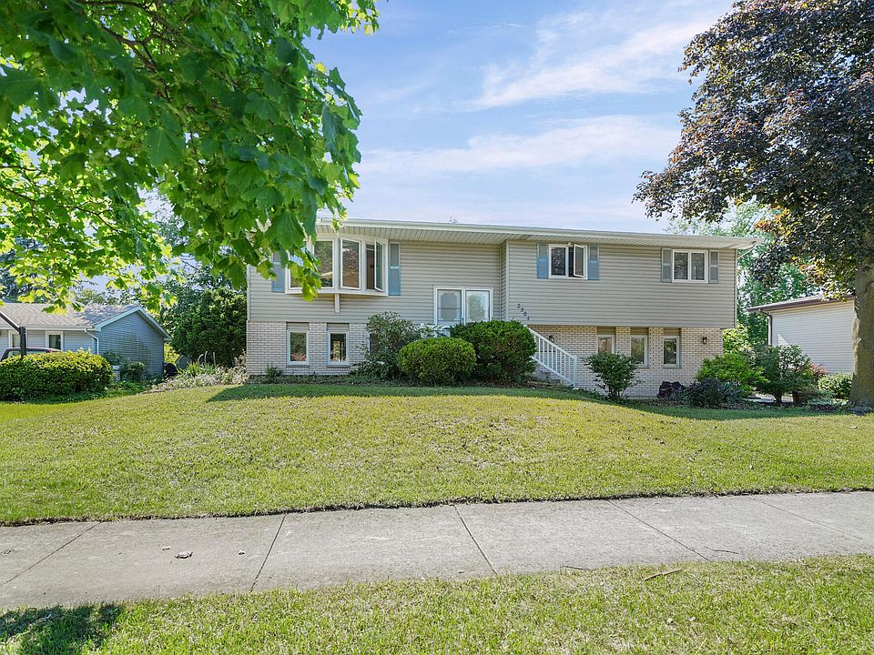 1st image of 2504 Victoria Rd