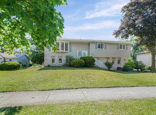2504 Victoria Rd, Schererville, IN 46375