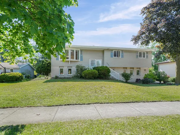 2504 Victoria Rd, Schererville, IN 46375