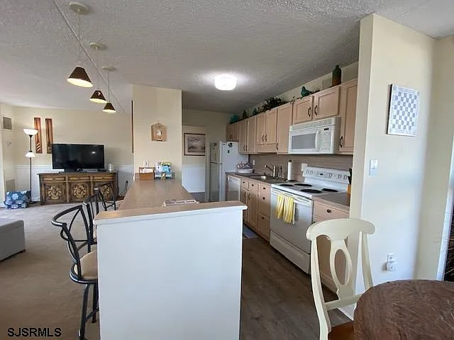 935 Ocean Ave #207 — Photo 15