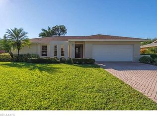 2725 14th St N, Naples, FL 34103