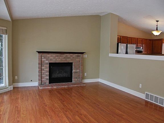 4th image of 1107 N Madson St