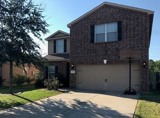 915 Paradise Rd, Baytown, TX 77521