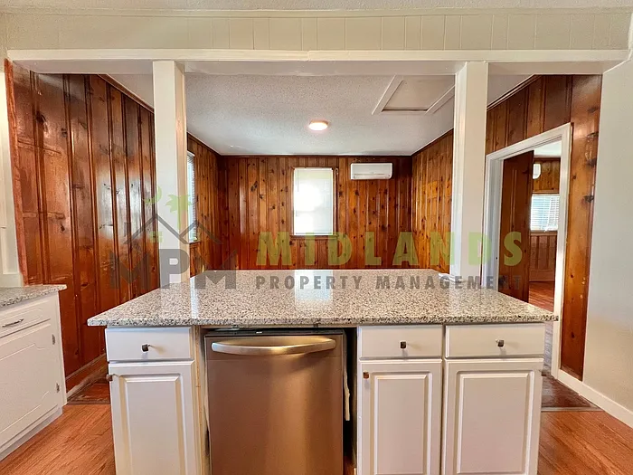 2326 Stark St #B — Photo 7