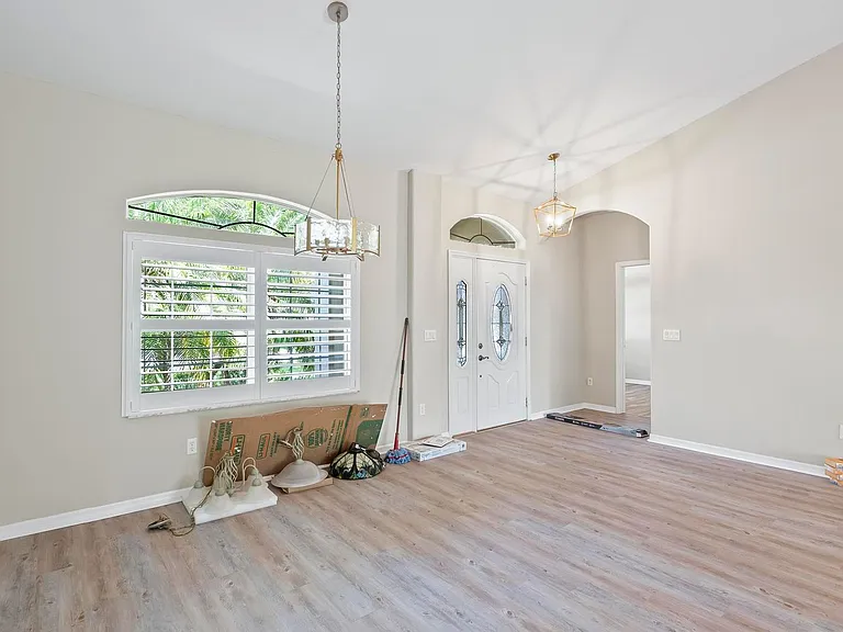 24 Lakecliff Dr — Photo 37