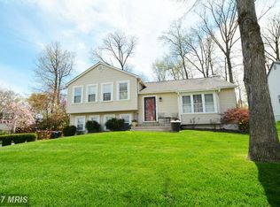 15203 Philip Lee Rd, Chantilly, VA 20151