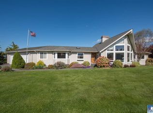 33 Stares Ln, Sequim, WA 98382