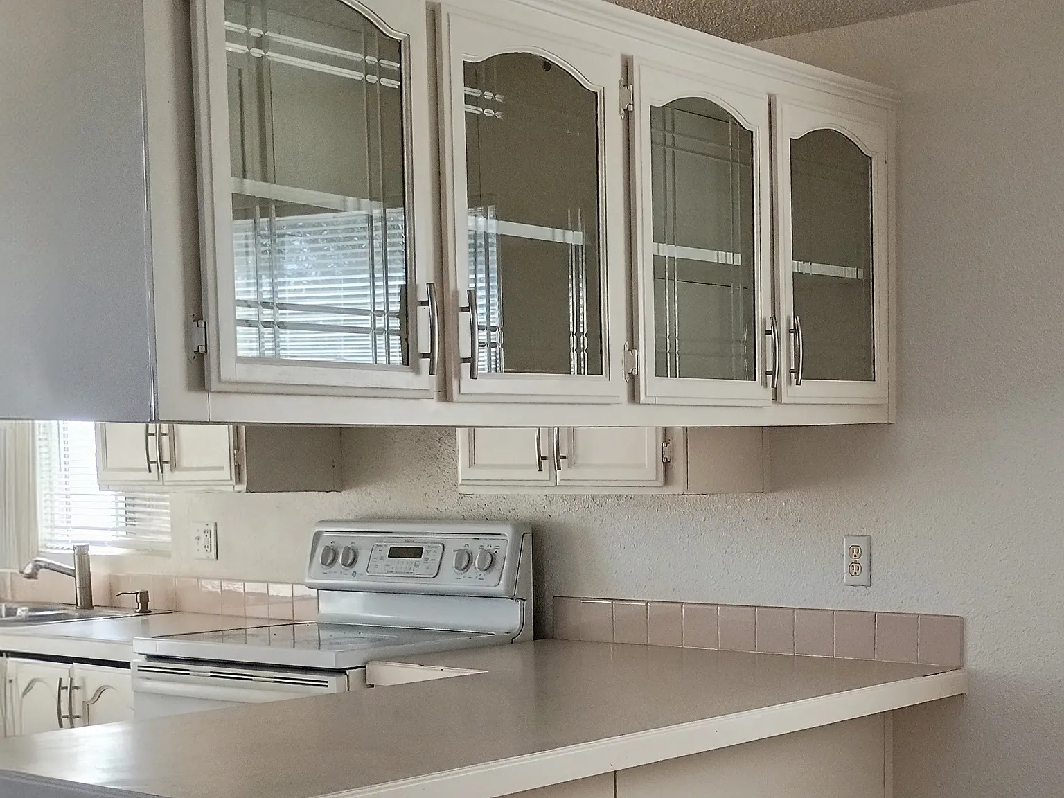 3 bed, 1682 sqft, $2,570 — Photo 3