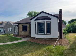 1174 Lane Pl, Saint Paul, MN 55106