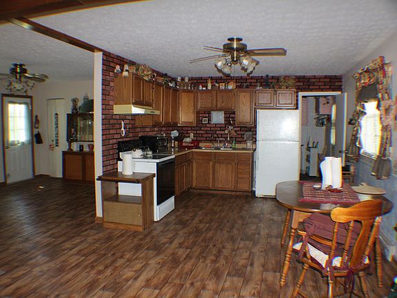 5th image of 137 Gavin St