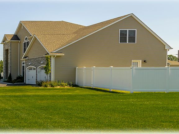 2nd image of 7 Sunnyfield Ct