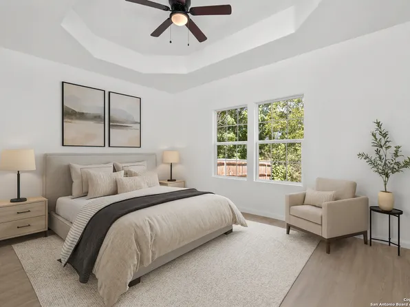 1032 Blueridge Dr, Canyon Lake, TX 78133