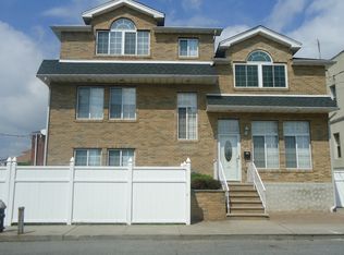 20 Balfour St, Staten Island, NY 10305