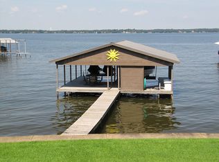 104 Gawayne Dr, Mabank, TX 75156