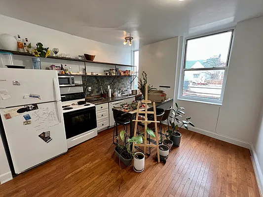 Rented by Highline Residential | media 19