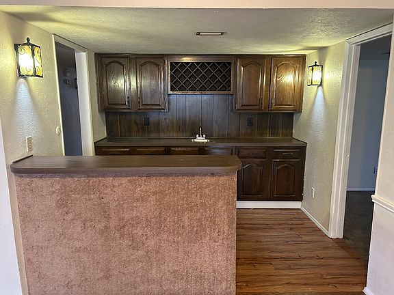 2nd image of 2929 Housley Dr