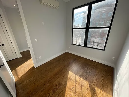 Rented by Delmark Realty LLC | media 16