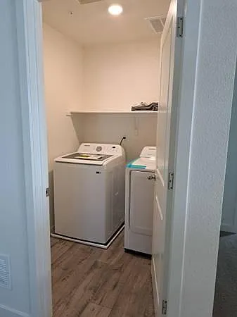 667 Jefferson St — Photo 5