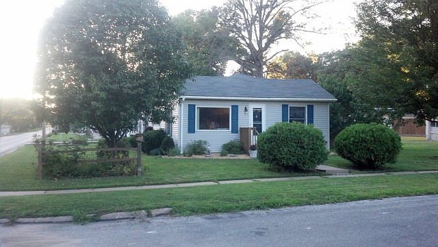 2nd image of 901 Gratton St #1