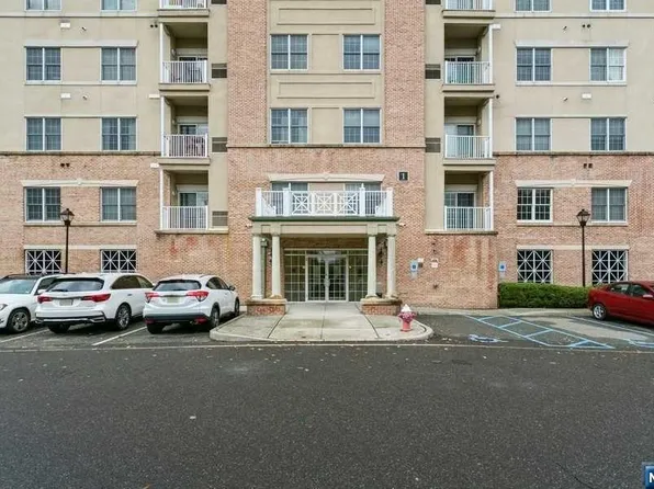 1101 Windsor Park Ct, Englewood, NJ 07631