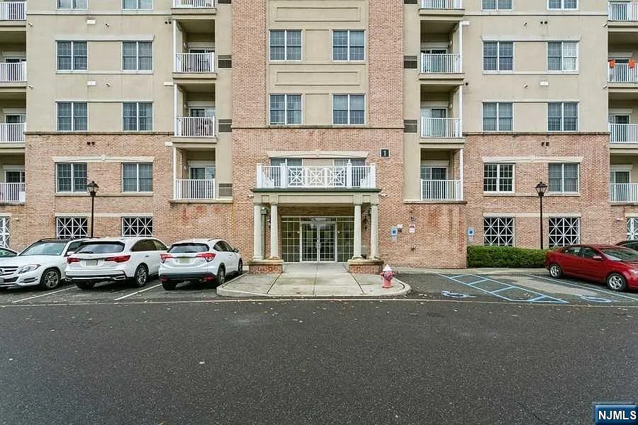 1101 Windsor Park Ct photo 1