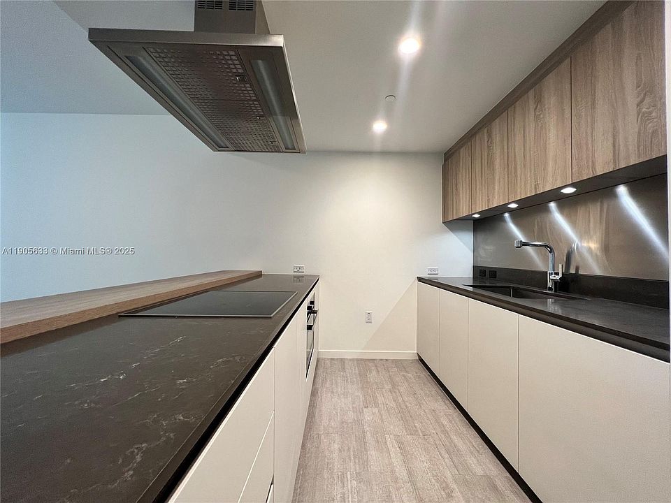 1st image of 1000 Brickell Plz #35