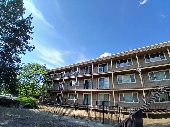 2nd image of 1695 NW Portland Ave APT 35