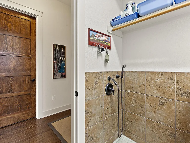 2516 Tom Miller St — Photo 24