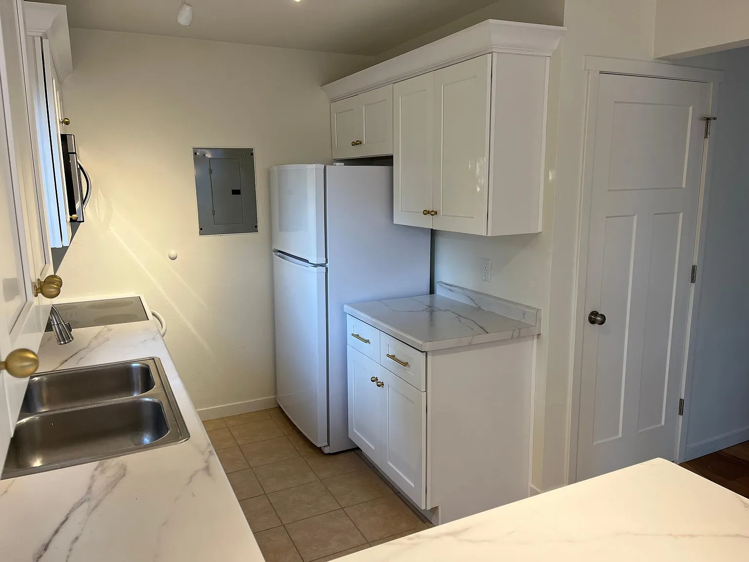 3 bed, 1800 sqft, $2,090 — Photo 4