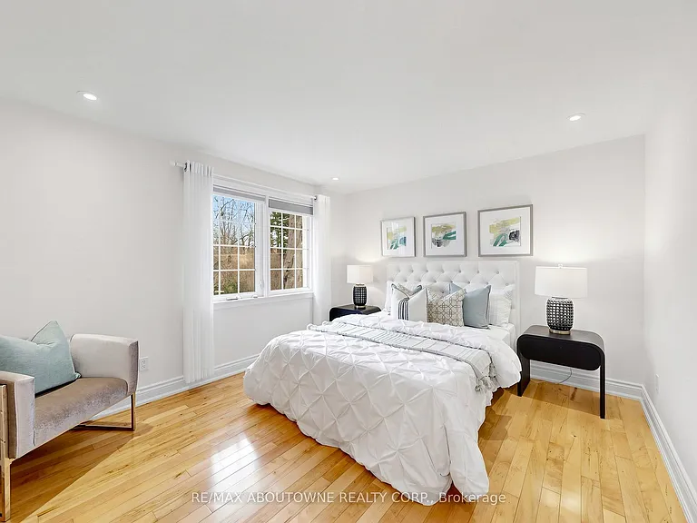 1316 Cambridge Dr — Photo 30