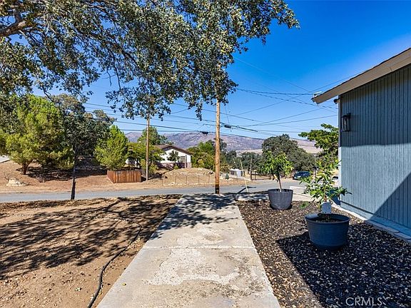 4th image of 21424 Mountain Dr
