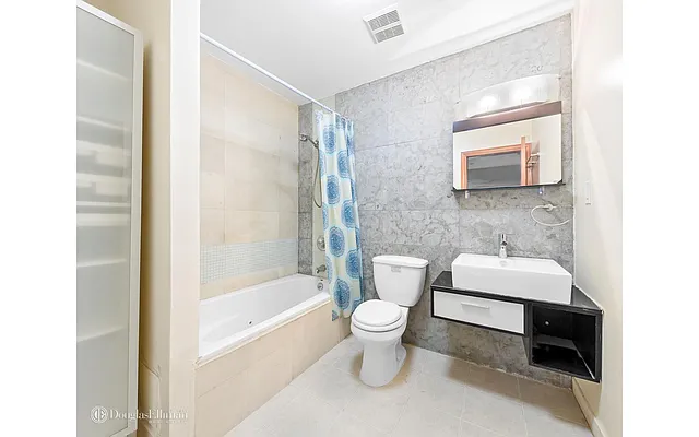 Sold by Douglas Elliman | media 22