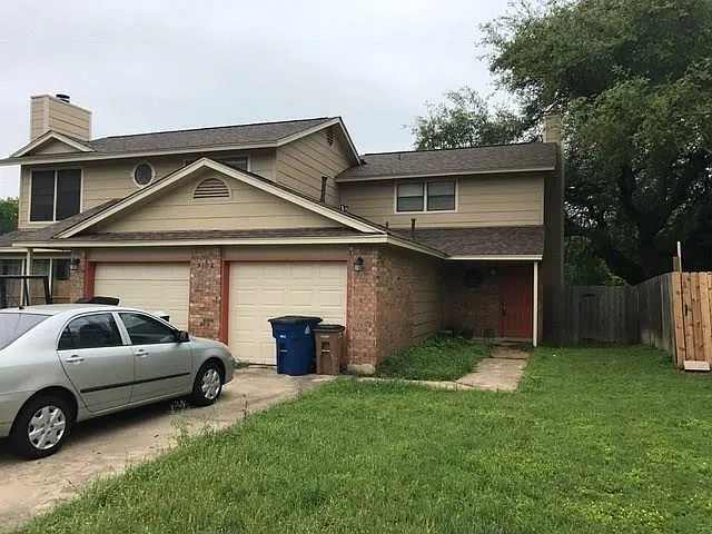 2 bed, 1.5 bath, 2188 sqft, $1,700 — Photo 1