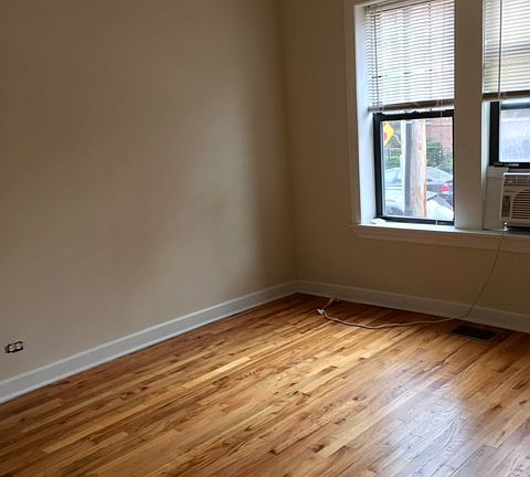 5th image of 622 W Cornelia Ave #E2