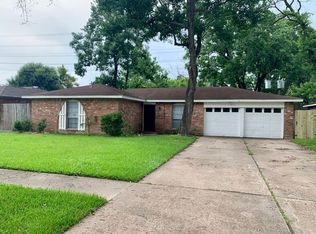 7739 Bunker Wood Ln, Houston, TX 77086