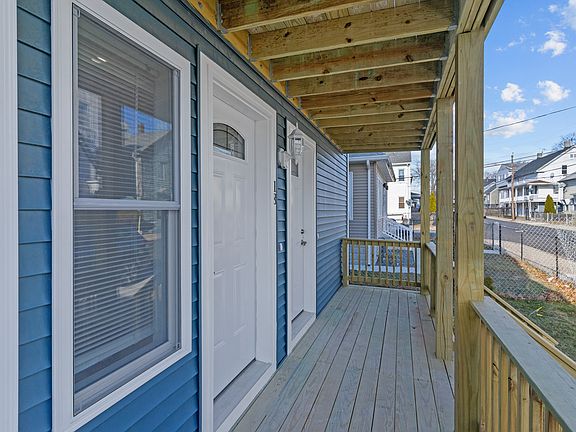 2nd image of 14 Herschel St #1