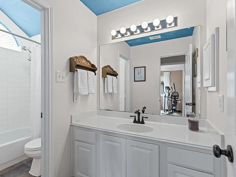 1475 Applewood Dr — Photo 3