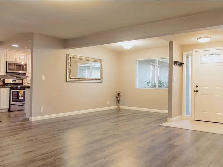 1710 Rolling Hills Dr — Photo 4