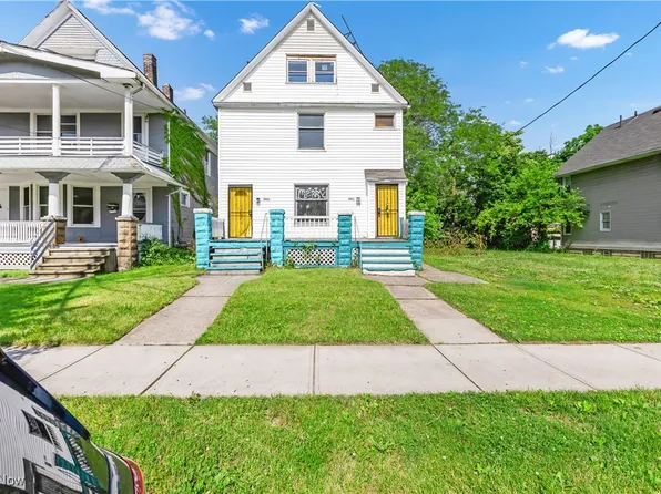 2042 W 98th St, Cleveland, OH 44102