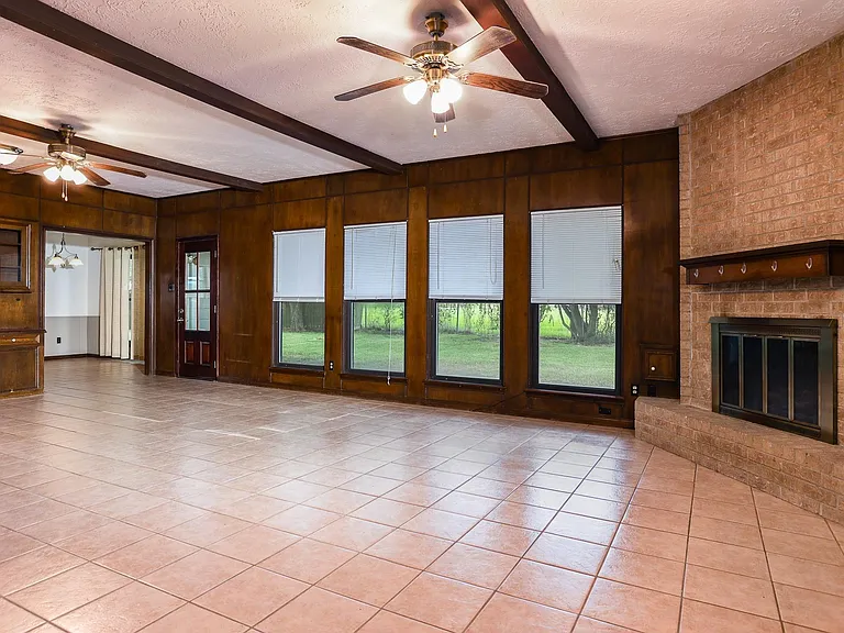 1226 Ferndale Dr — Photo 10