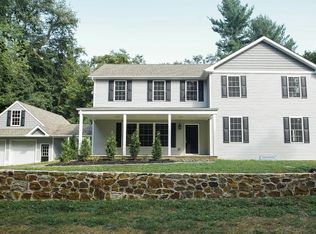 10 Maple Ln, Chadds Ford, PA 19317